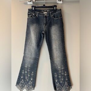 Super cute, embellished jeans